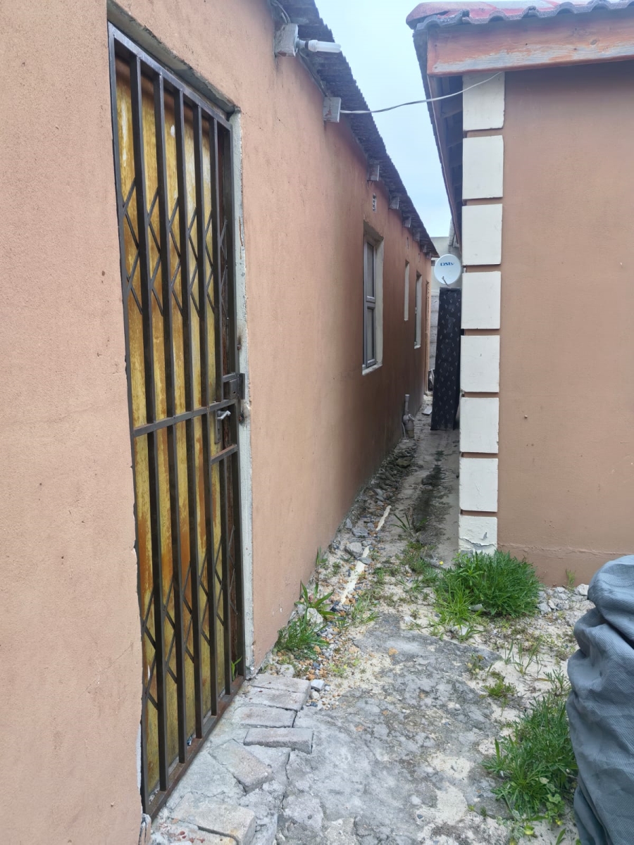 3 Bedroom Property for Sale in Ilitha Park Western Cape
